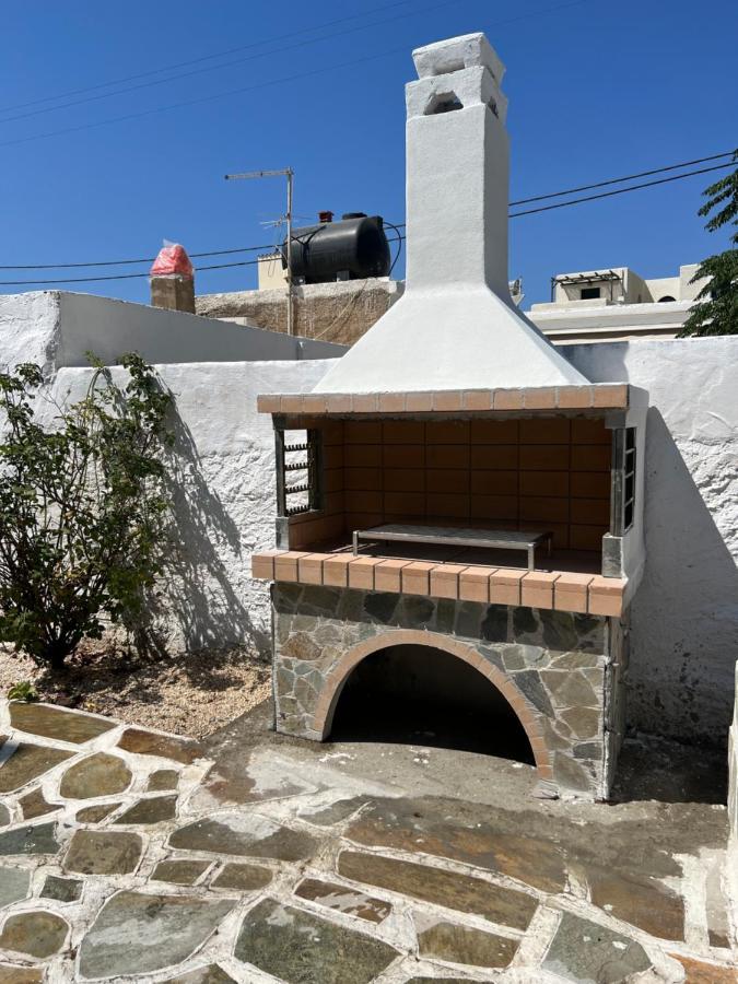 Gala Home Traditional House Galanado Bagian luar foto